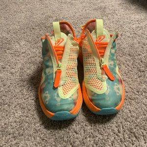 Worn once, Paul George Gatorades Basketball Shoes